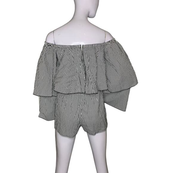 Missguided Women's Romper Stripped Black and White Size 2 Zipper on Back - Picture 6 of 12